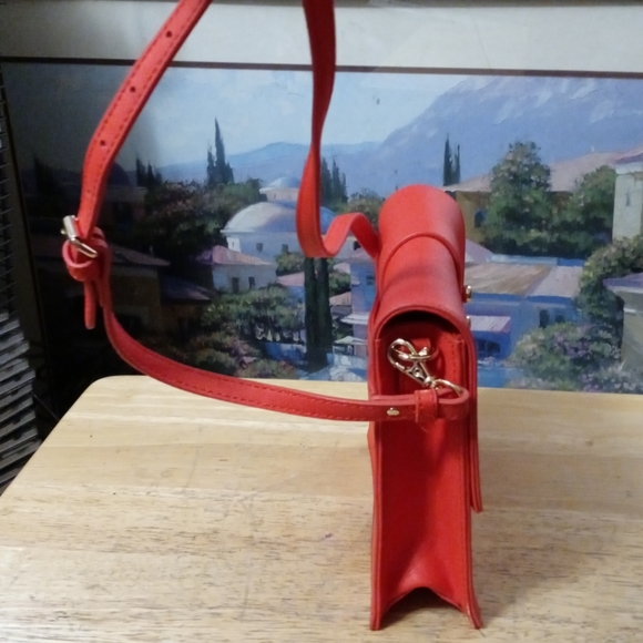 Badgley Mischka “Jane Saffiano”Red Crossbody,Designed In Italy.🇮🇹🍾🛍 - Picture 3 of 14